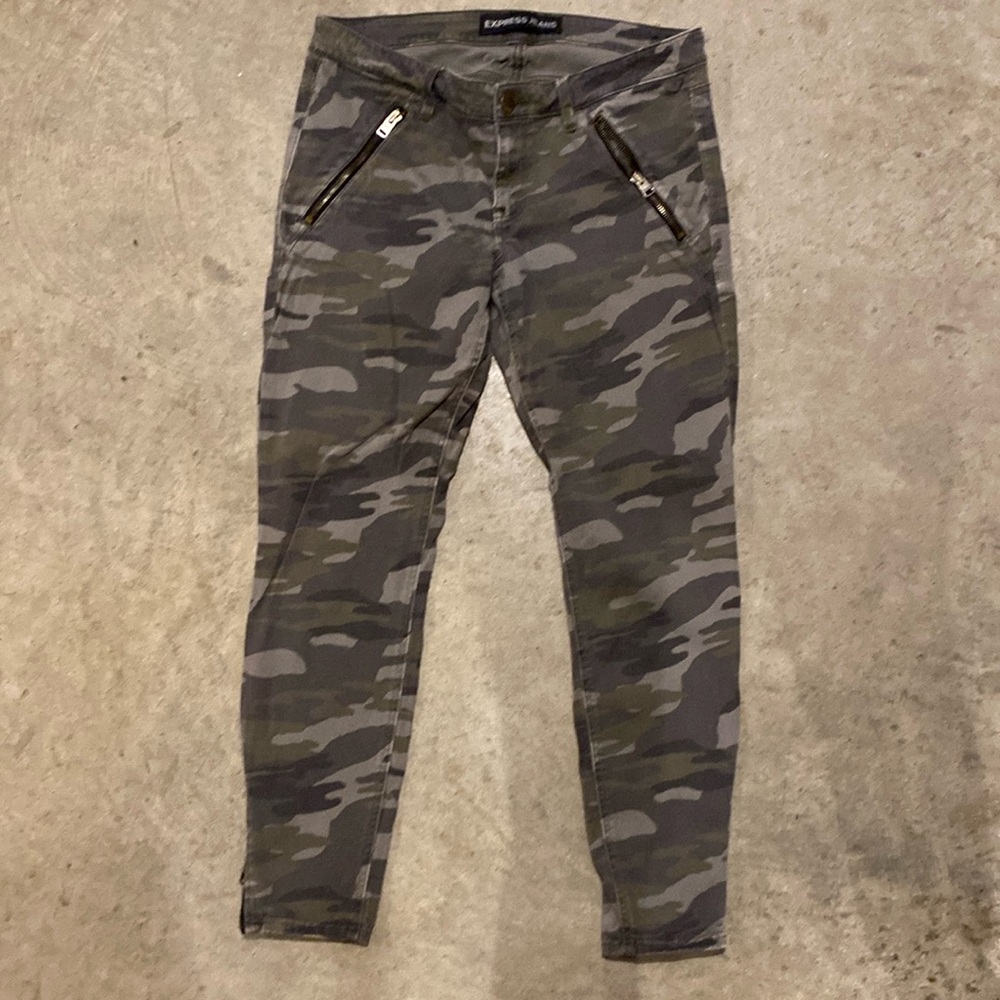 Express camouflage skinny jeans size 10